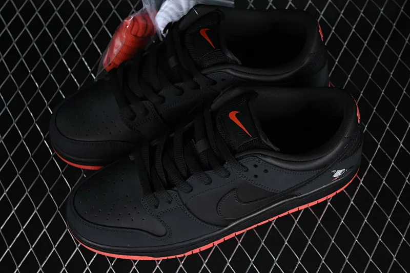 All categories Nk SB Dunk Series Nk SB Dunk Low Low-top sneakers K version Black Pigeon x Nk SB Dunk low Trd QS Black Pigeon Retro low-top versatile casual sports skateboard shoes 883232-008